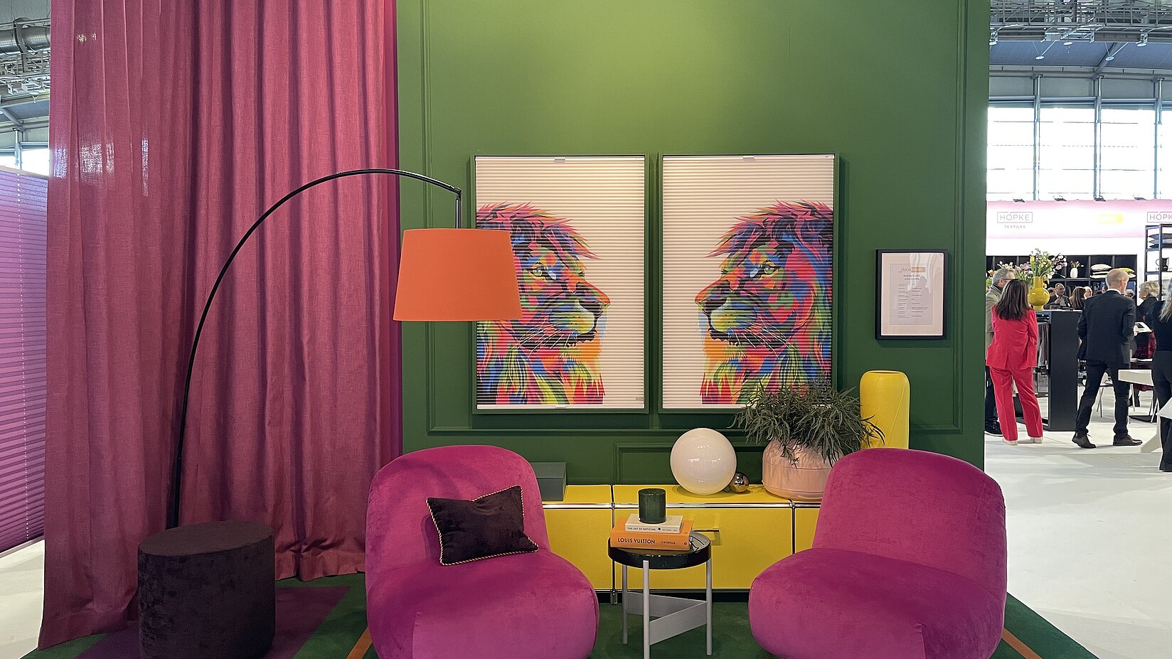 [Translate to Italienisch - CH:] Rauminszenierung mit Wabenplissee LEO