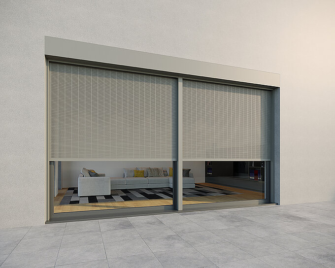 MHZ Metallbehang sonro in grau mit eckigem Aluminium-Vorbaukasten vor grosser Fensterfront, Blick ins Wohnzimmer.