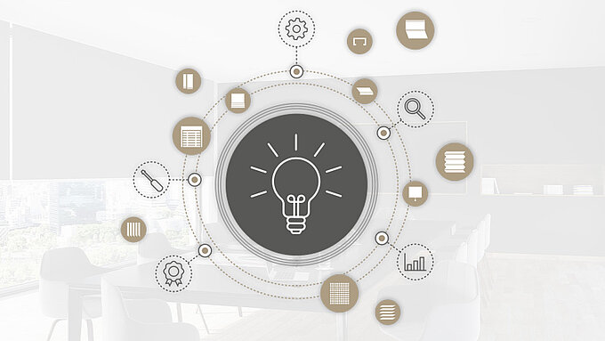 Infografik zu Wissen und Technik vor Konferenzraum mit Sonnenschutz-Rollos