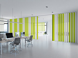 Grossraumbßro mit modernen Arbeitsplätzen und grßn-weissen Lamellenvorhängen zur Raumtrennung und Lichtregulierung